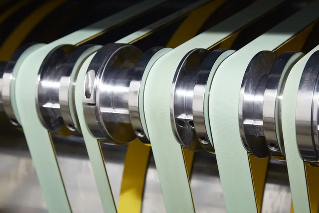 Máquina ranuradora de atascos con pantalla digital multifuncional completamente automática